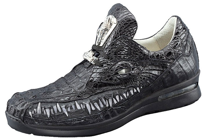 How to Wear Alligator Shoes with Eyes 